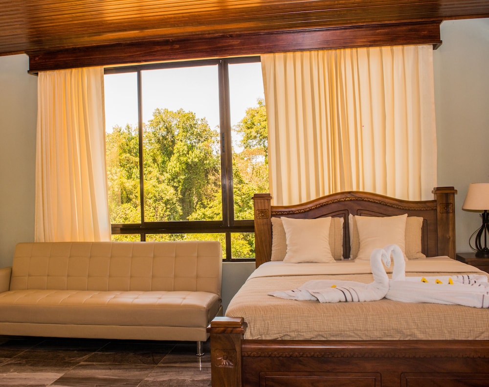 Luxury Double Room, 1 Bedroom, Accessible, Partial Ocean View photo 2