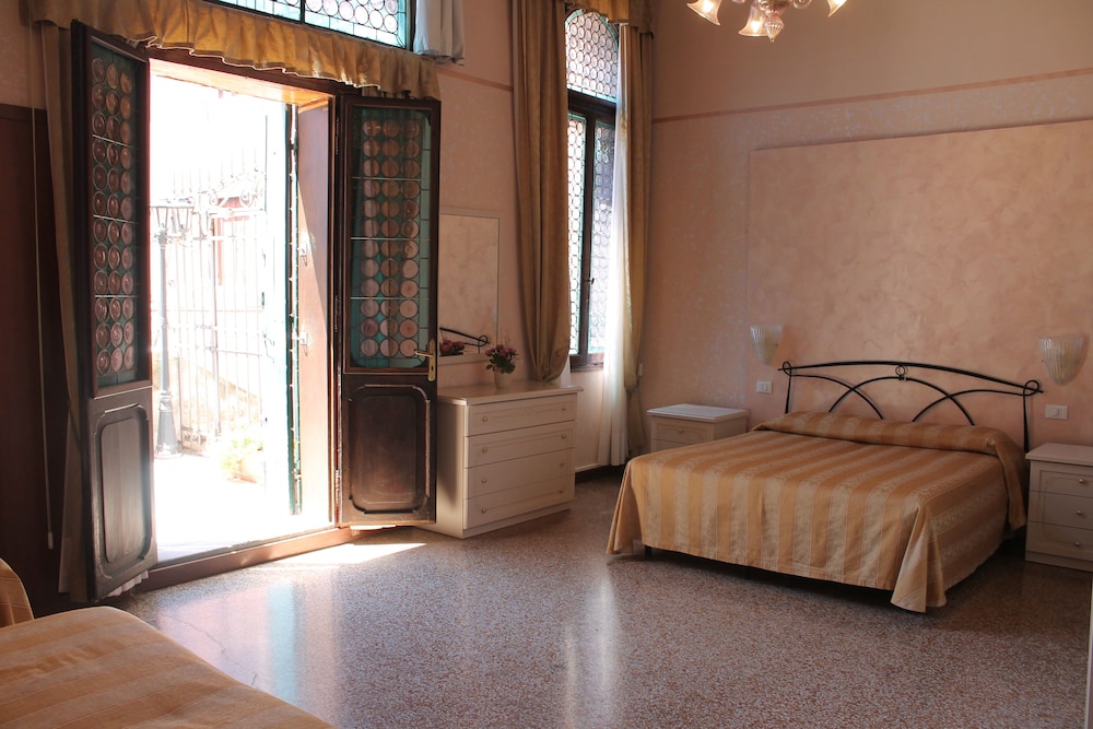 Family Suite, Balcony, Canal View (Grand Canal) photo 1