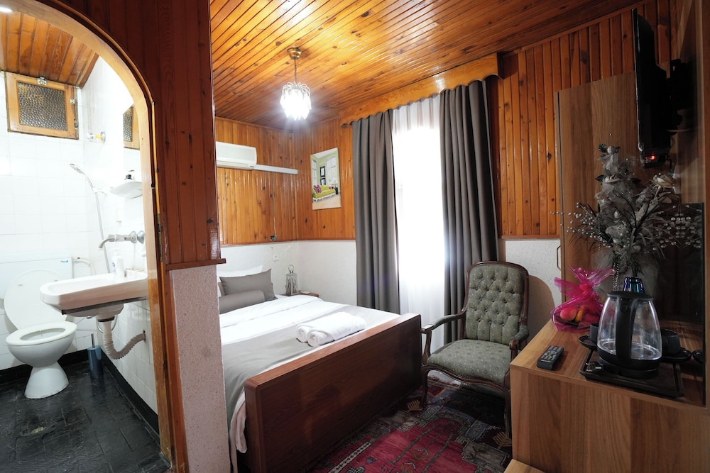 Deluxe Double Room Single Use, 1 Bedroom photo 1