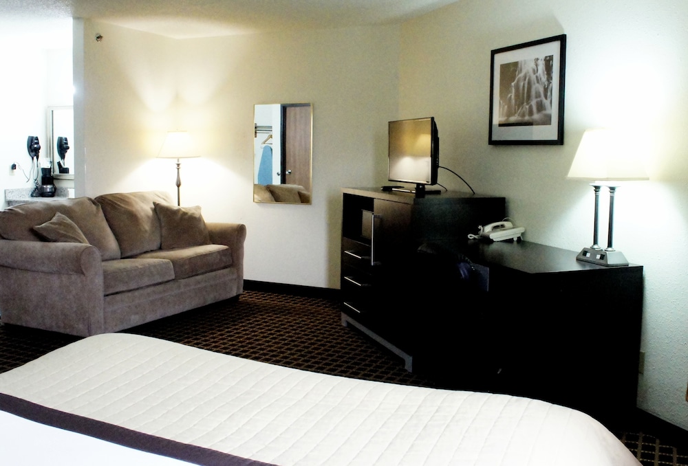 Suite, 2 Queen Beds, Non Smoking (No Pets) - Photo 2