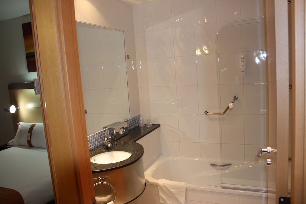 Standard Room, 2 Twin Beds (Free Breakfast) - Photo 10