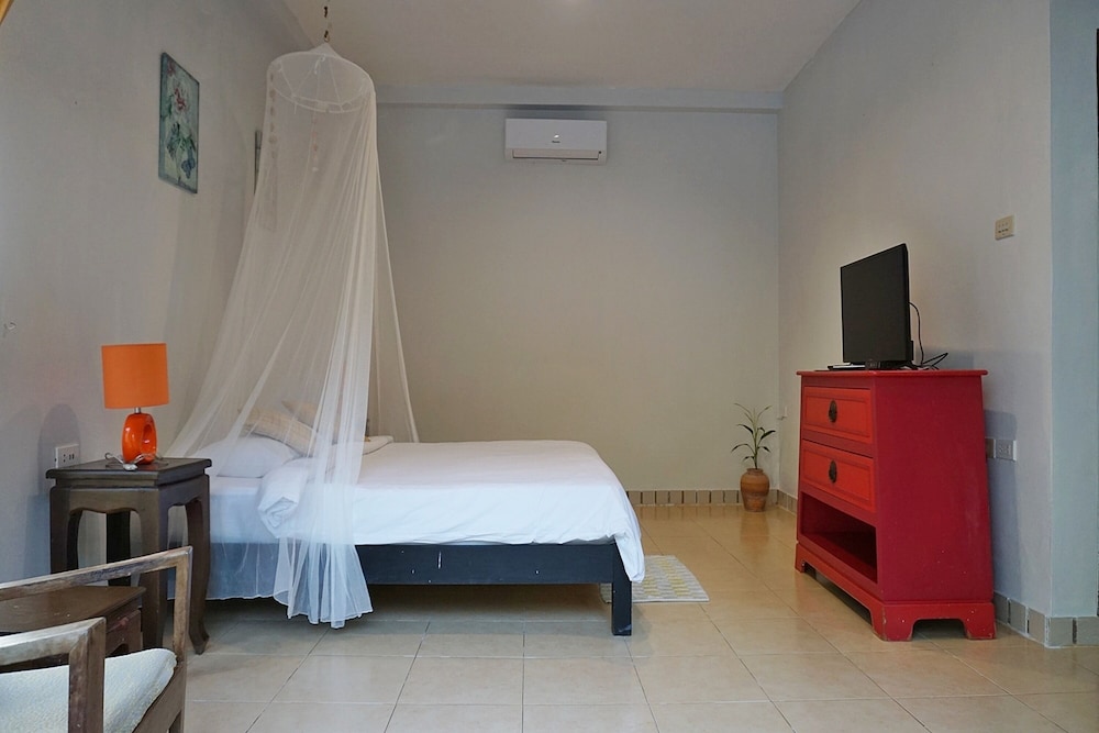 Economy Room - Photo 7