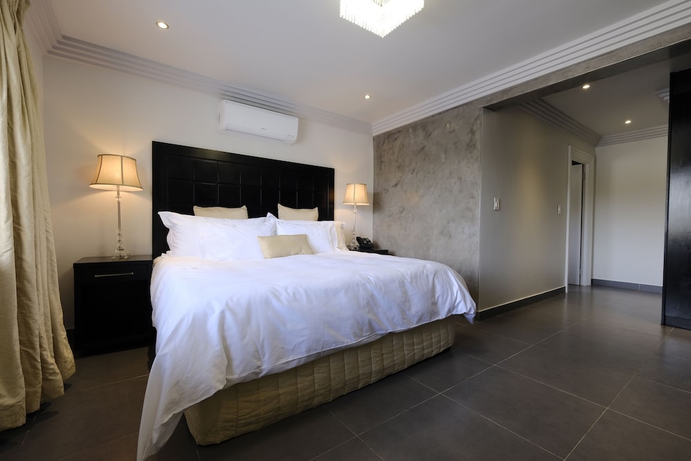 Luxury Hotel Room photo 2
