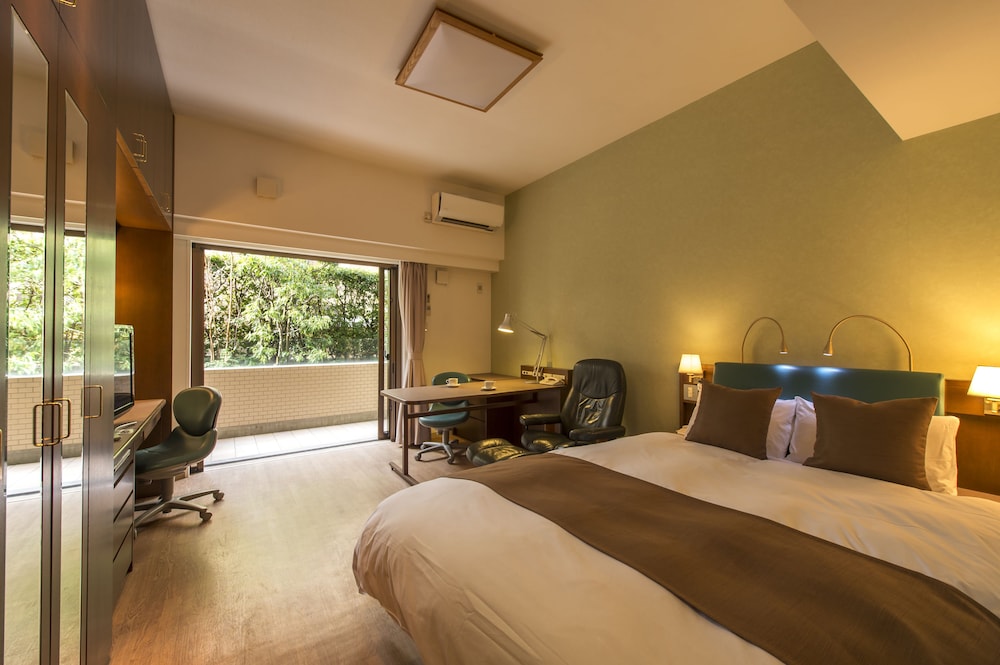 Executive Suite, Kitchen - Photo 1