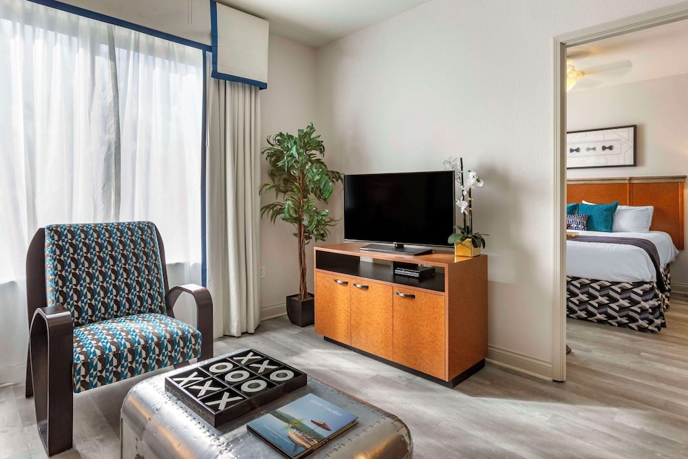 Deluxe Suite, 1 King Bed with Sofa bed, Kitchen