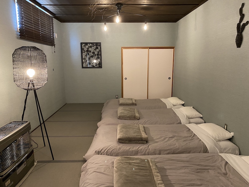 102 Japanese Style Room for 6 People photo 1