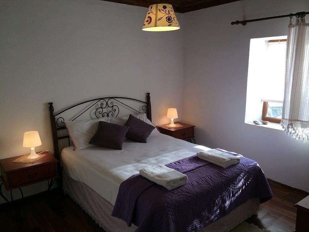 Traditional Duplex, 3 Bedrooms photo 1