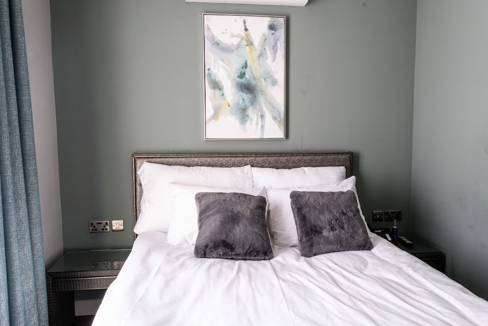 Standard Room, 1 King Bed, City View