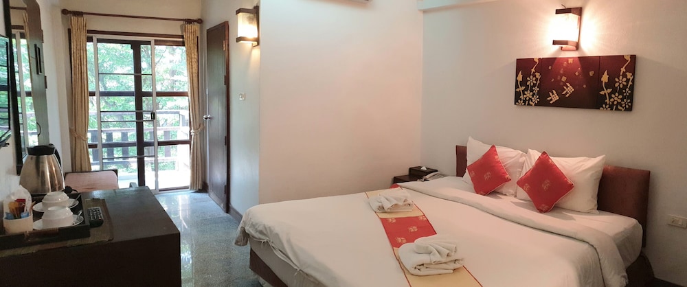 Standard Double Room (Shower) - Photo 7