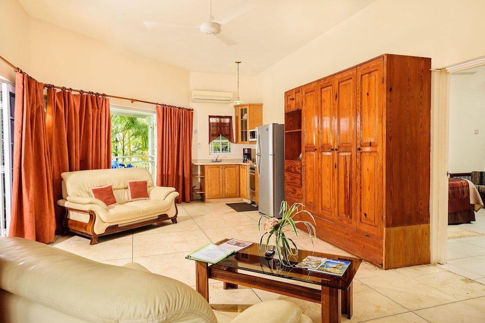 1 Bedroom Beachfront Villas
