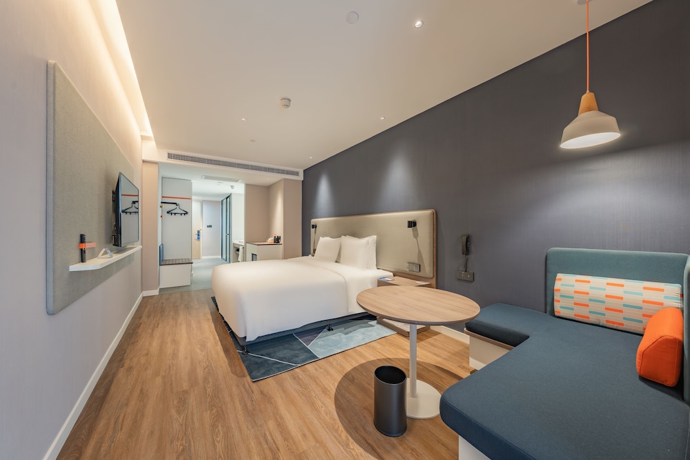 Standard Room, 1 King Bed, City View (Extra Space)