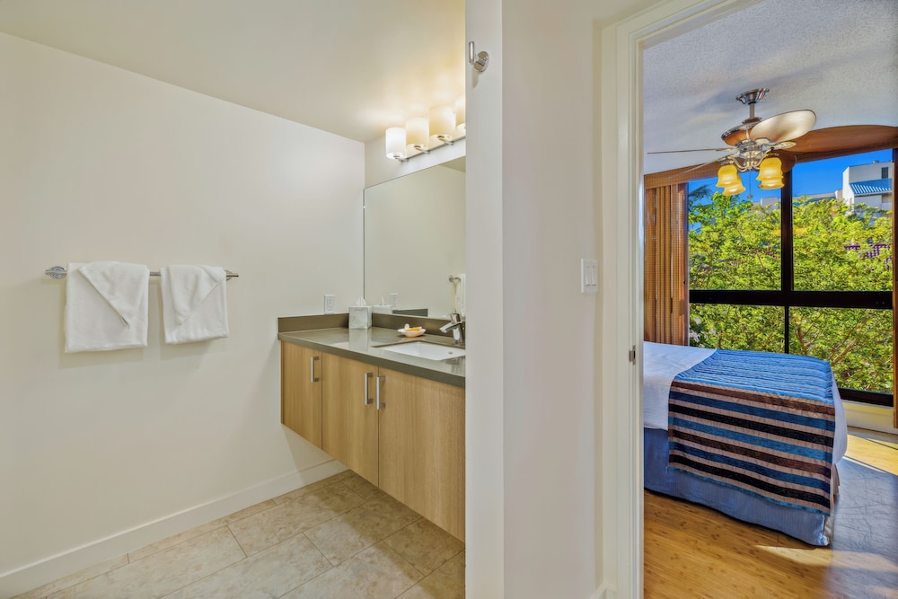 Condo, 2 Bedrooms, Lanai, Garden View photo 3