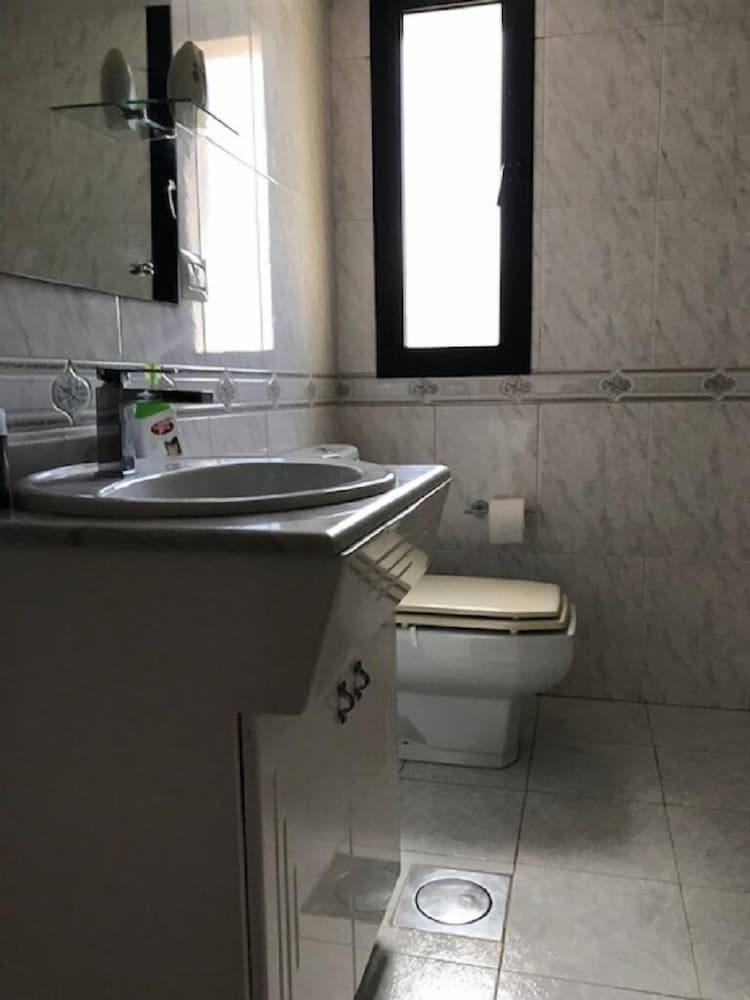 Deluxe Apartment, 3 Bedrooms, Sea View photo 3
