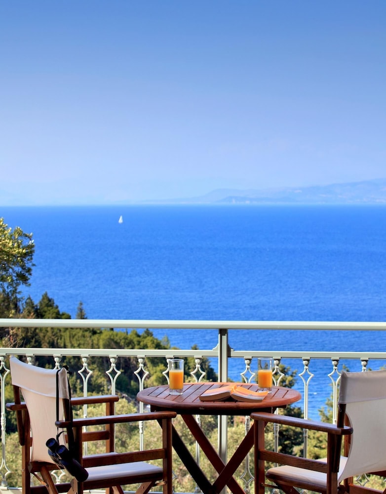 Villa photo 3