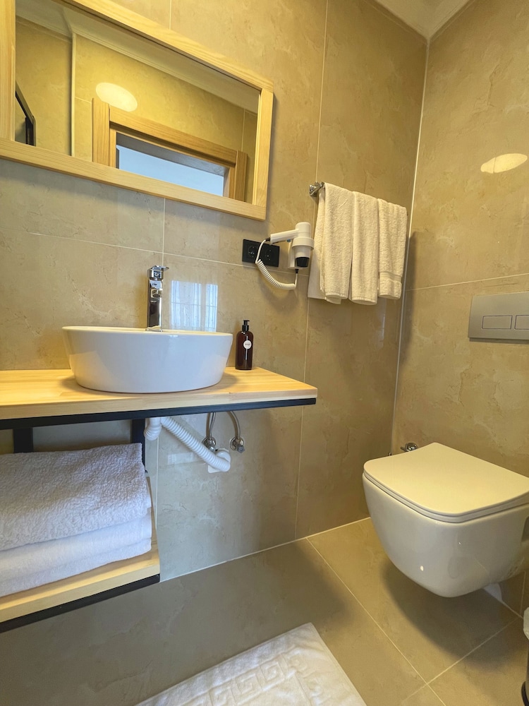 Standard Triple Room - Photo 7