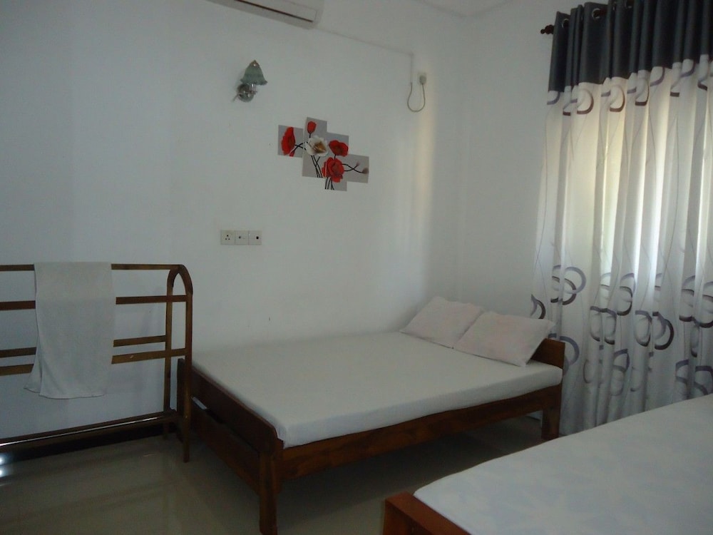 Basic Triple Room, 2 Bedrooms, Garden View