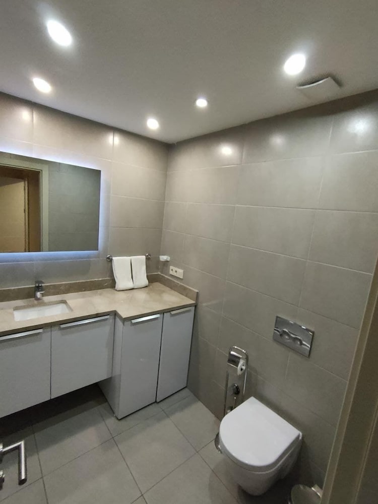 Business Suite photo 3