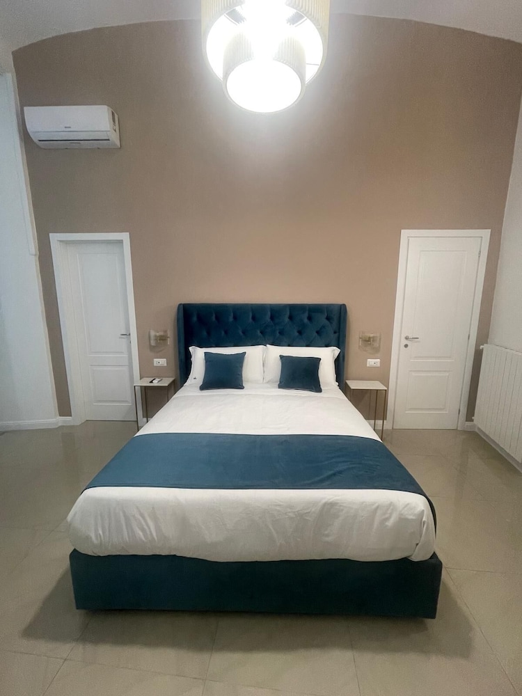 Superior Room, Balcony, Courtyard View