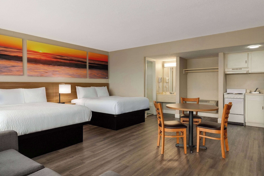 Efficiency, Room, 2 Queen Beds - Photo 1