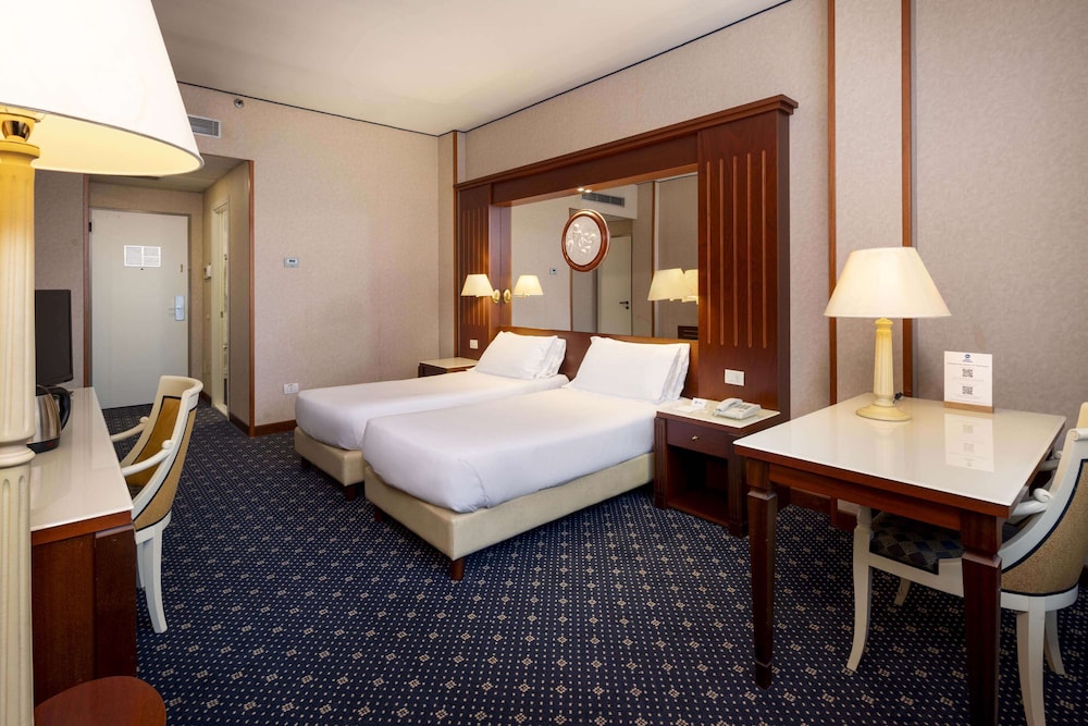 Classic Room, 2 Twin Beds - Photo 4