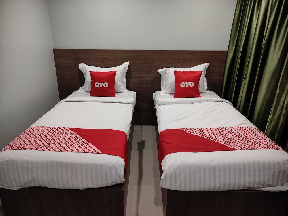 Standard Twin Room - Photo 9