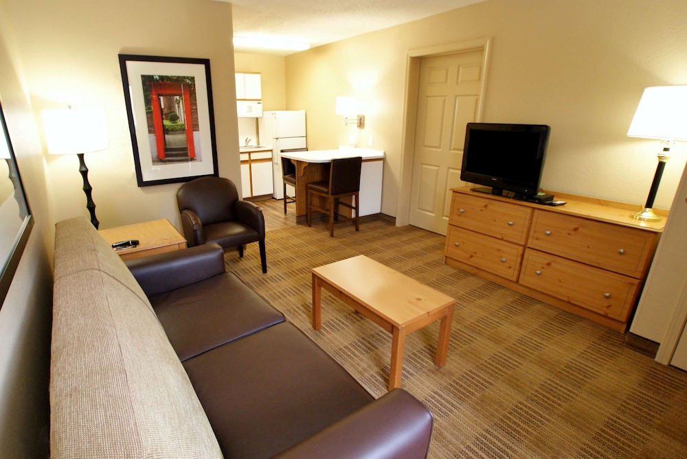Suite, 1 King Bed with Sofa bed, Non Smoking - Photo 5