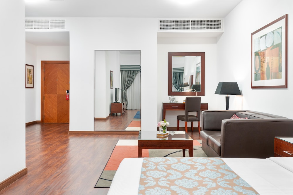 Premier King Room photo 2