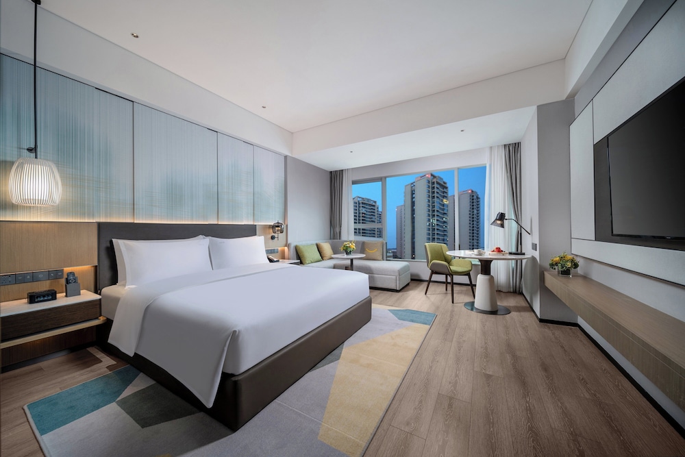 Standard Room, 1 King Bed, Accessible photo 2