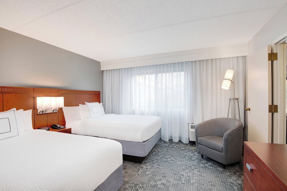Room, 2 Double Beds - Photo 1