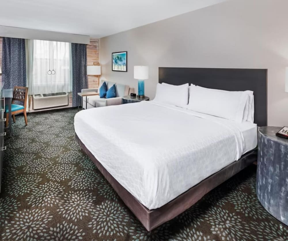 Standard Room, 1 King Bed - Photo 3
