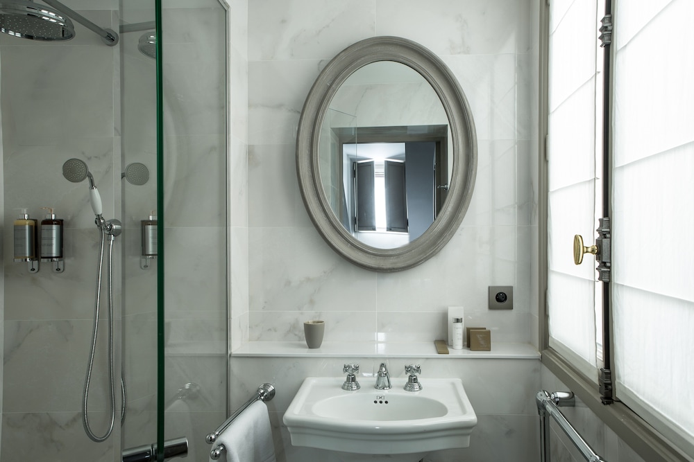 Junior Suite (Charles V Le Sage)