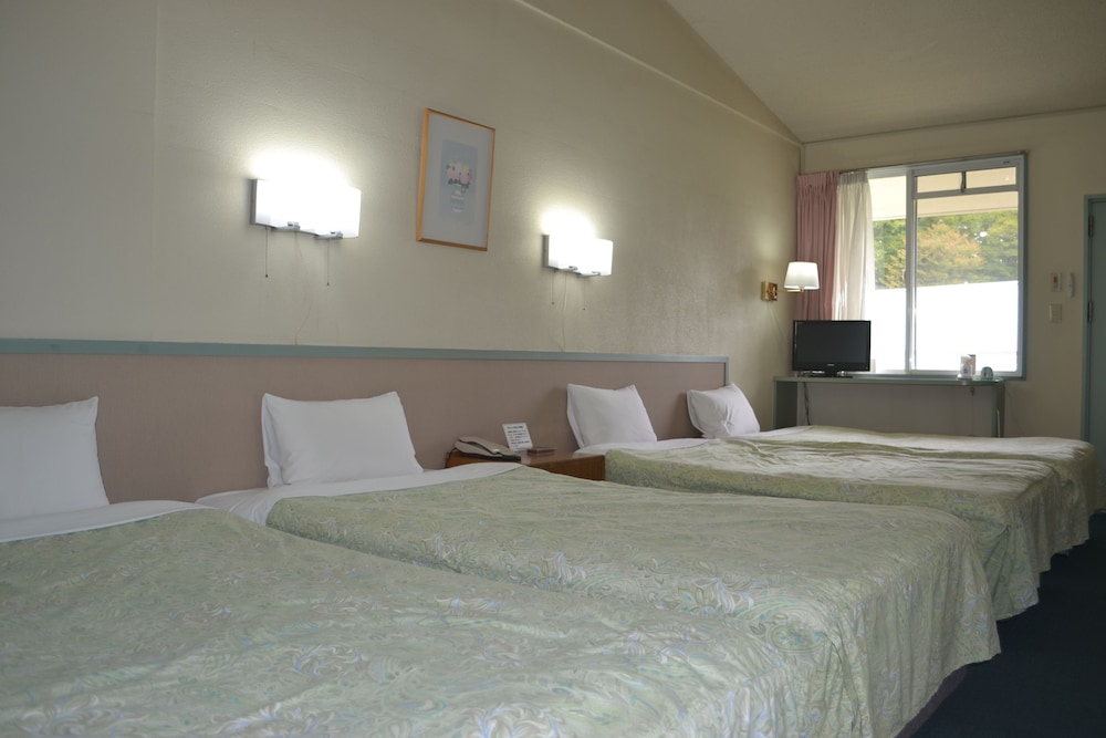 Basic Quadruple Room, 4 Bedrooms, Non Smoking photo 2