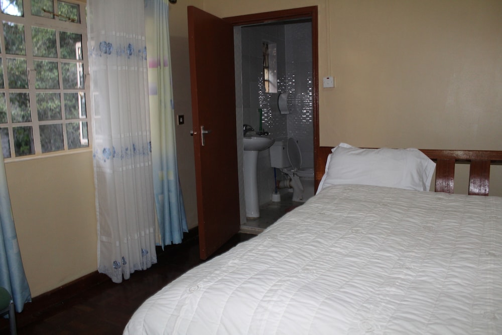 Standard Room photo 2