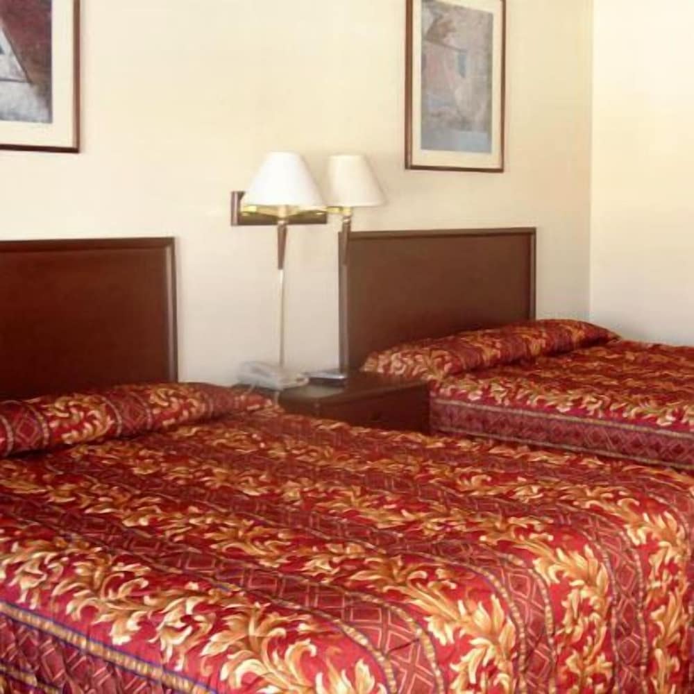 Standard Room, 2 Double Beds photo 2
