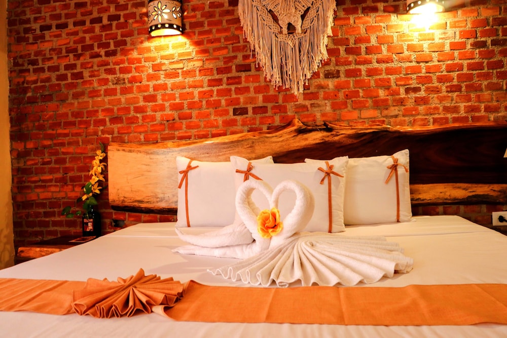 Honeymoon Room, 1 King Bed photo 1