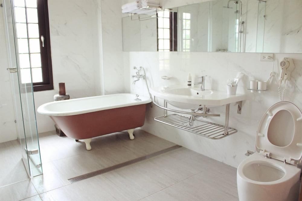 Classic Double Room, Bathtub photo 3