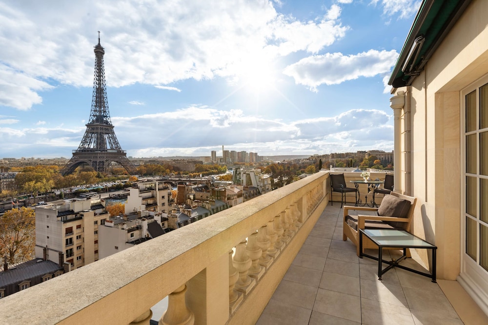 Suite, 1 King Bed (La Suite Gustave Eiffel)
