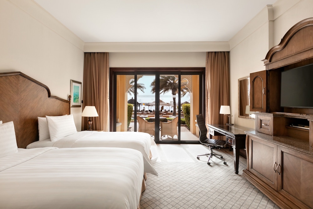 Executive Garden King Room photo 2