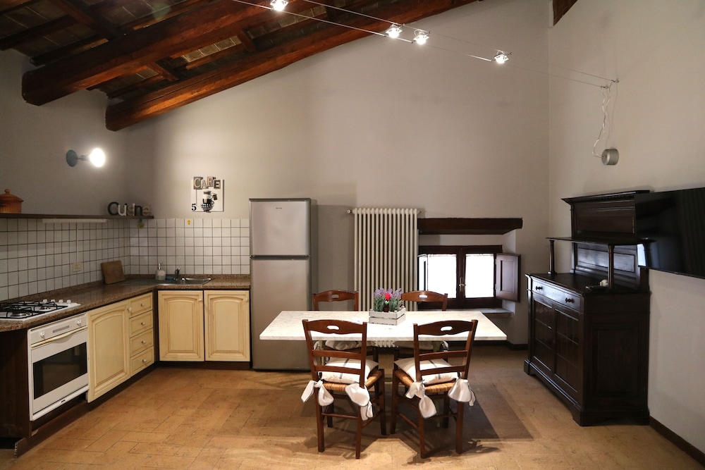 Family Apartment, 2 Bedrooms, Fireplace, Valley View photo 2