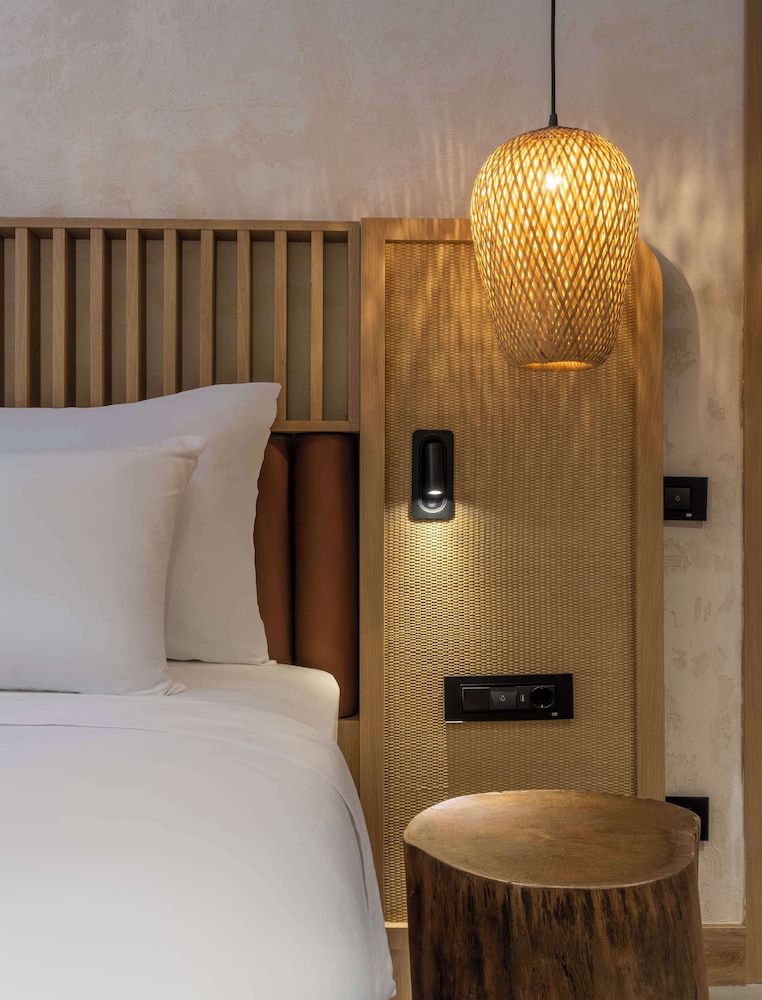 Superior Room, Non Smoking (Side Sea View) - Photo 4
