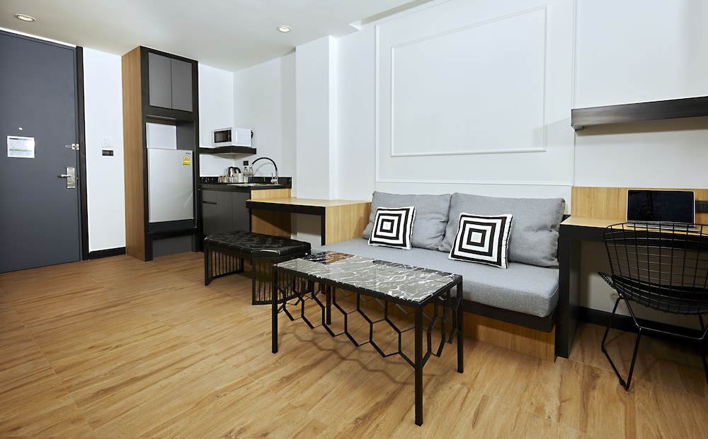 One Bed Suite photo 2