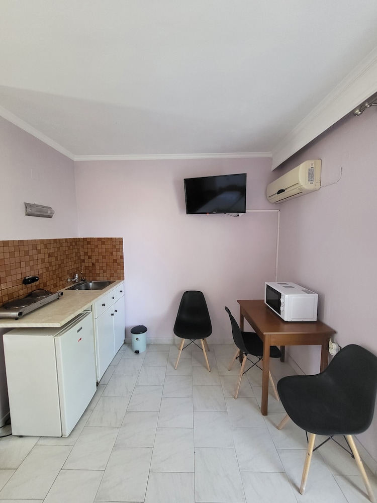 Standard Triple Room - Photo 6