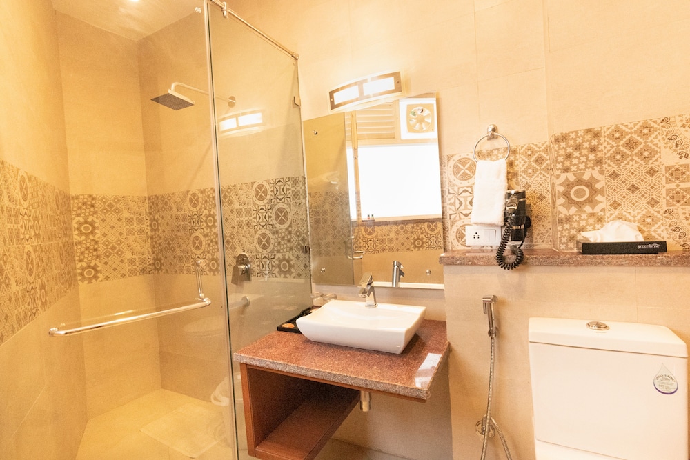 Executive Room - Photo 8
