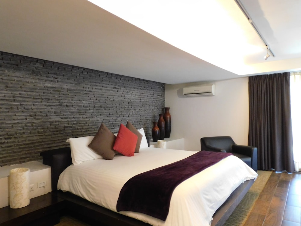 Luxury Suite