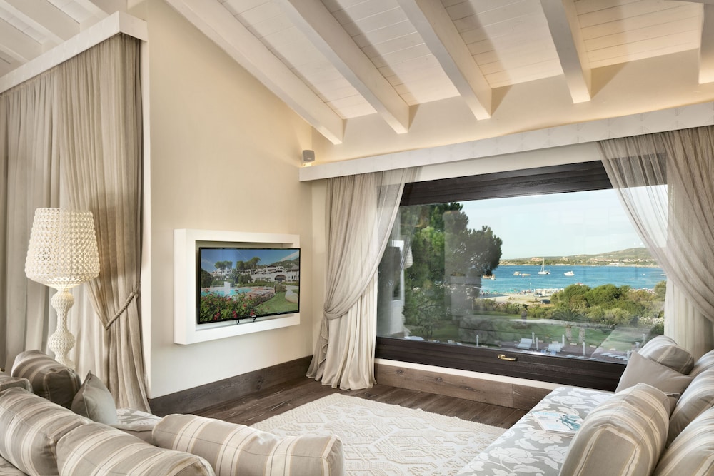 Signature Suite, Sea View - Photo 1