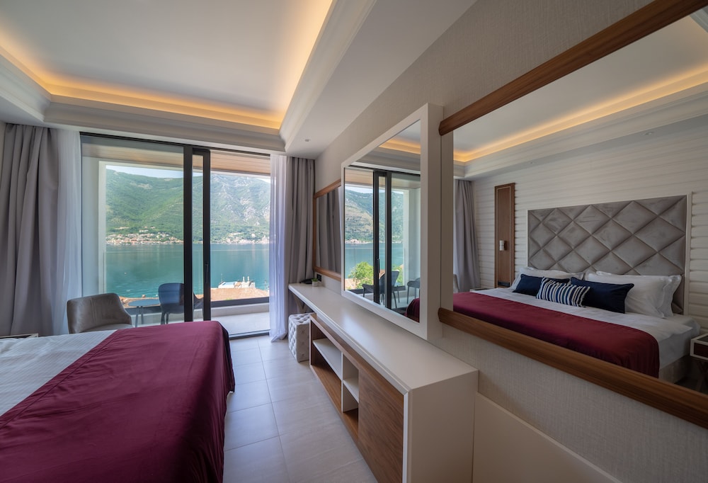 Standard Double Room, 1 Queen Bed, Sea View, Sea Facing