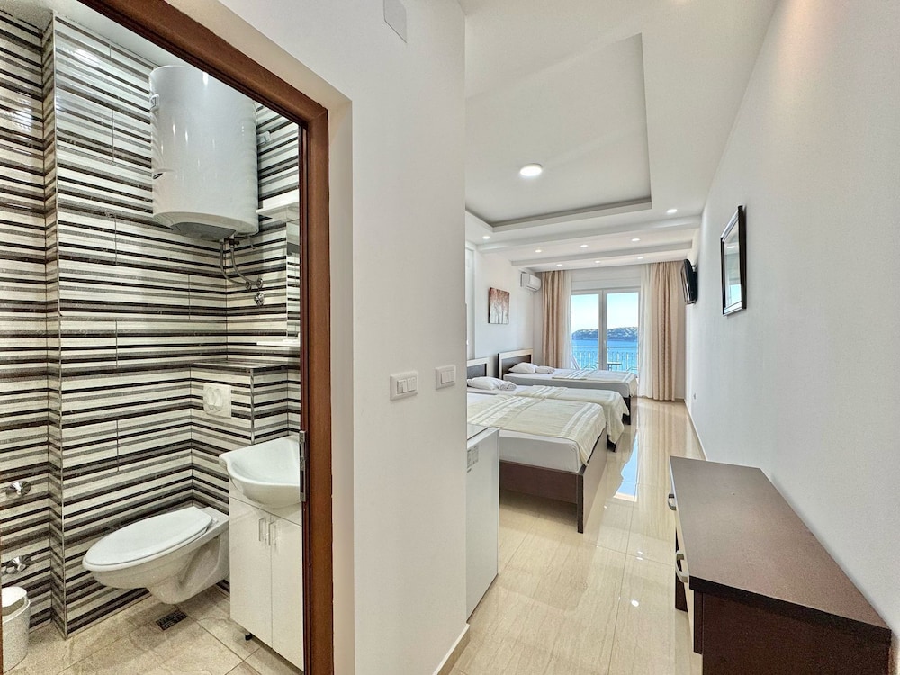Superior Apartment, Balcony, Partial Sea View