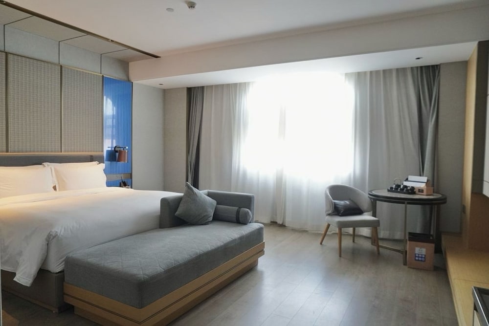 Luxury Double Room, City View