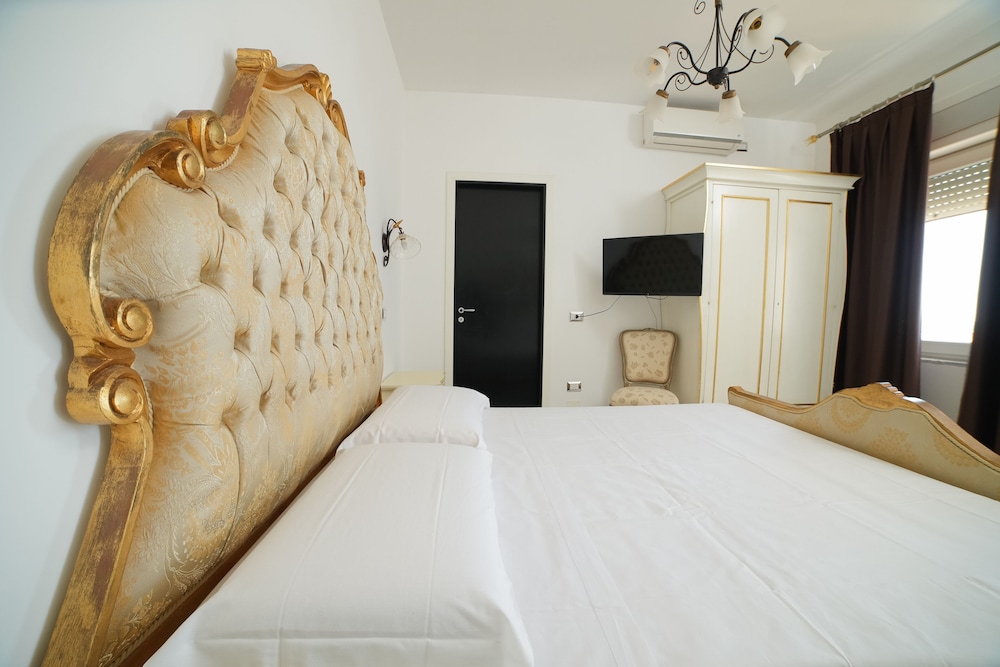 Panoramic Room