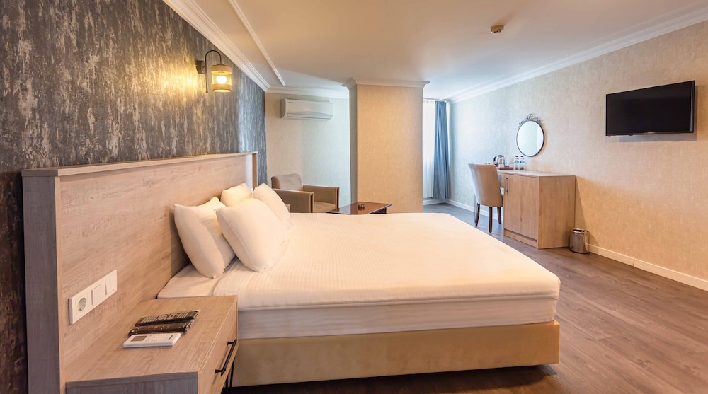 Standard Double Room, City View photo 2